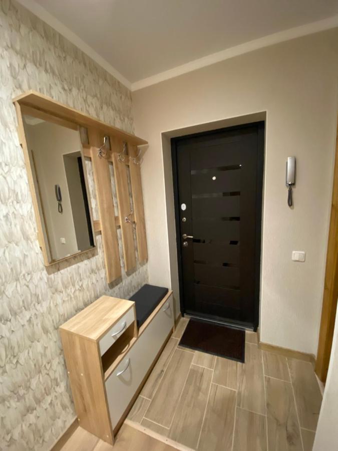 Затишна 2-Х Кімнатна Квартира - Дім Kamianets-Podilskyi Luaran gambar
