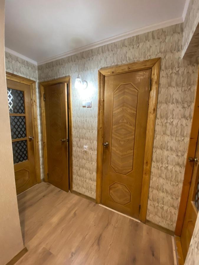Затишна 2-Х Кімнатна Квартира - Дім Kamianets-Podilskyi Luaran gambar